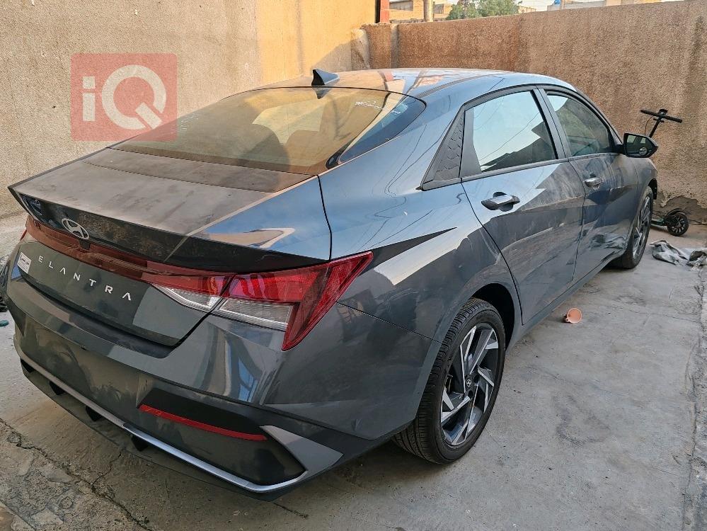 هیوندای ئەلەنترا